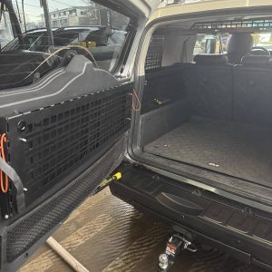 Відкидний стіл на двері багажника Toyota FJ Cruiser