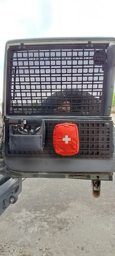 Molle (Молле) панель для дверей багажника Nissan Patrol Y60