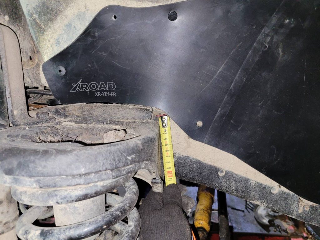 Пильник моторного відсіку передня права частина для Nissan Patrol Y61 (1997-2010)