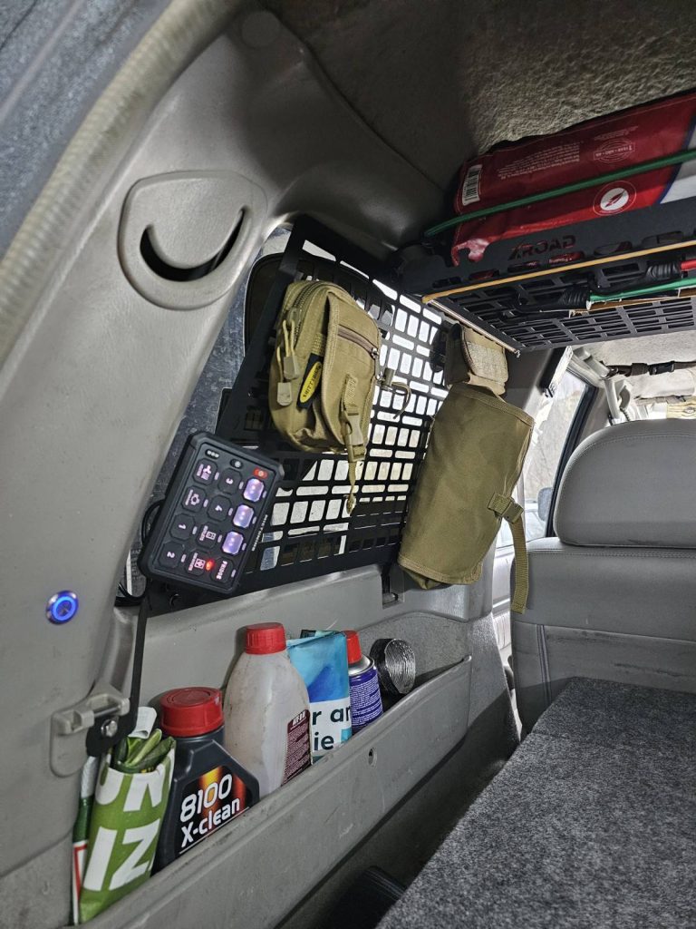 Модульна система зберігання Molle (Молле) на вікно багажника Nissan Patrol Y61