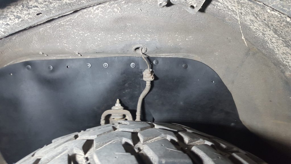 Комплект посиленого брудозахисту моторного відсіку з набором кліпс для Mitsubishi L200 G3 (1996-2004)