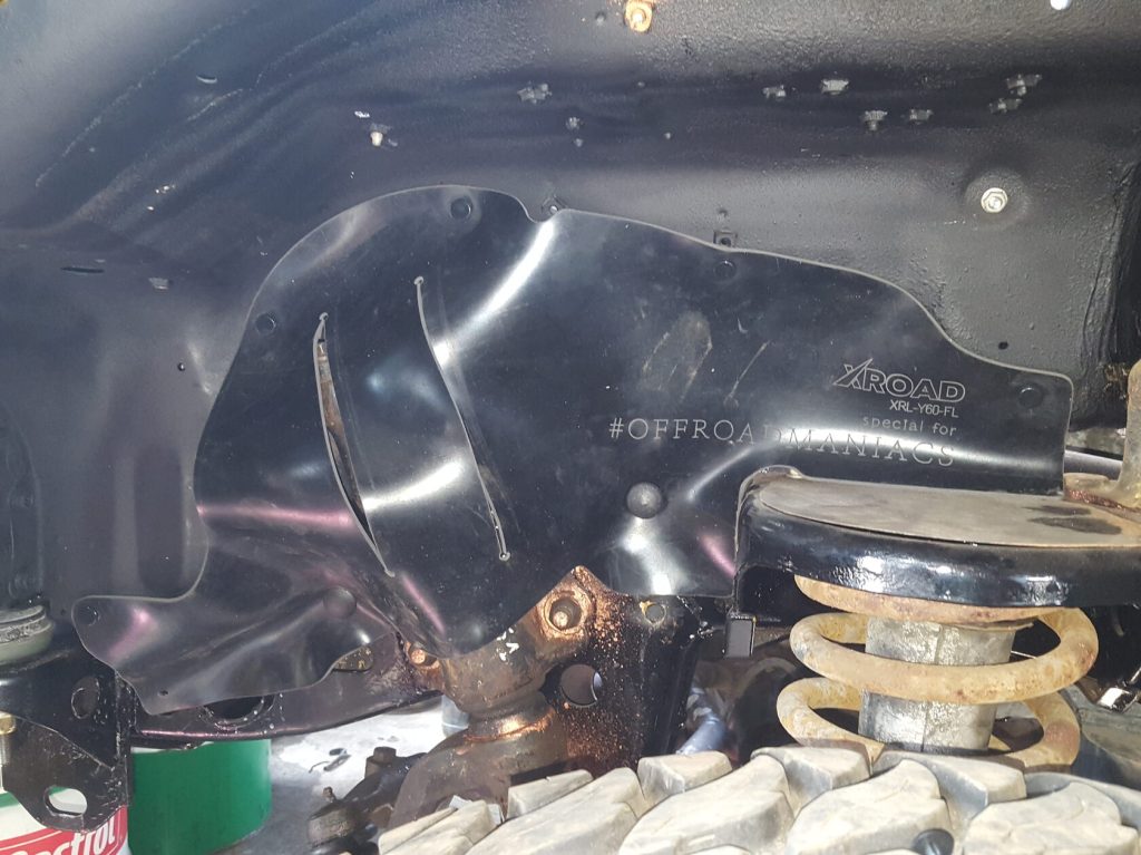 Комплект посиленого брудозахисту моторного відсіку з набором кліпс для  Nissan Patrol Y60 (1987-1997)