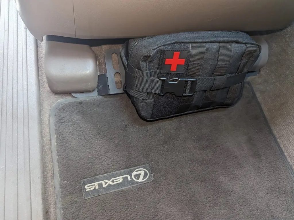 Молле панель під переднє сидіння Toyota / Lexus