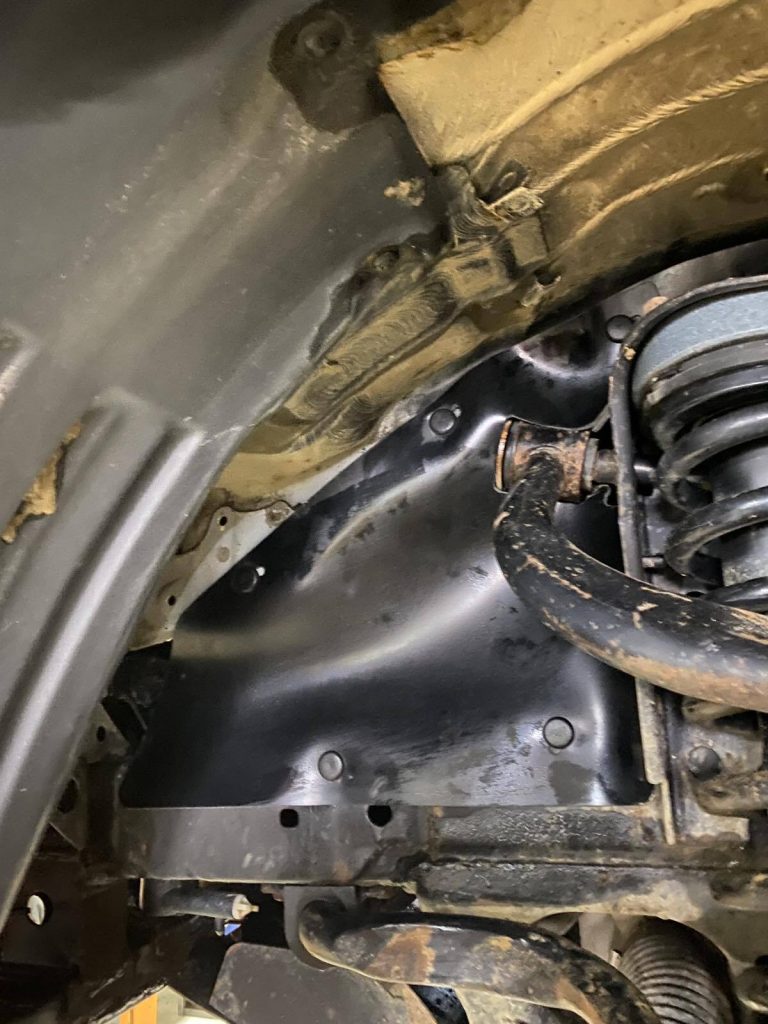 Комплект посиленого брудозахисту моторного відсіку з набором кліпс для Toyota Tacoma