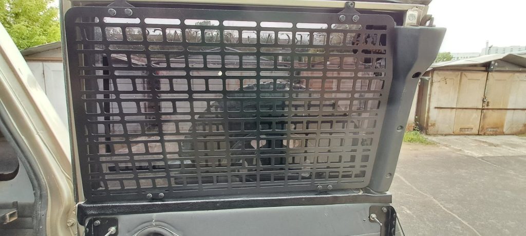 Molle (Молле) панель для дверей багажника Nissan Patrol Y60