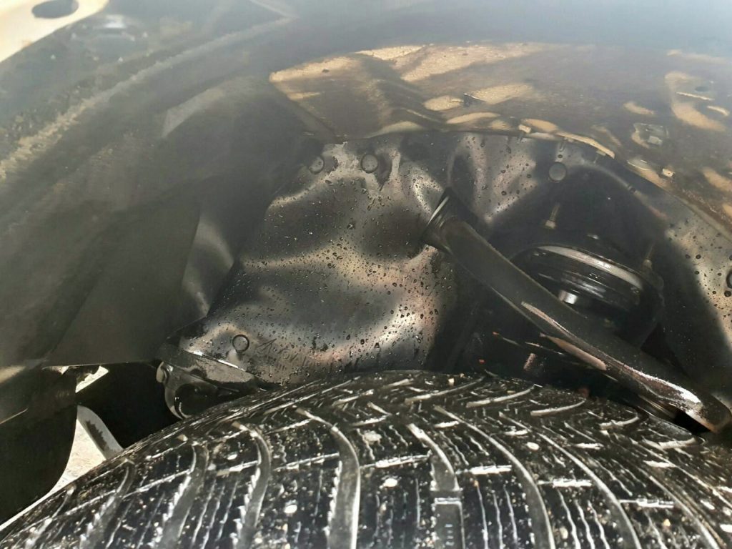 Комплект посиленого брудозахисту моторного відсіку з набором кліпс для Toyota Hilux G8 (2015-т.ч.)