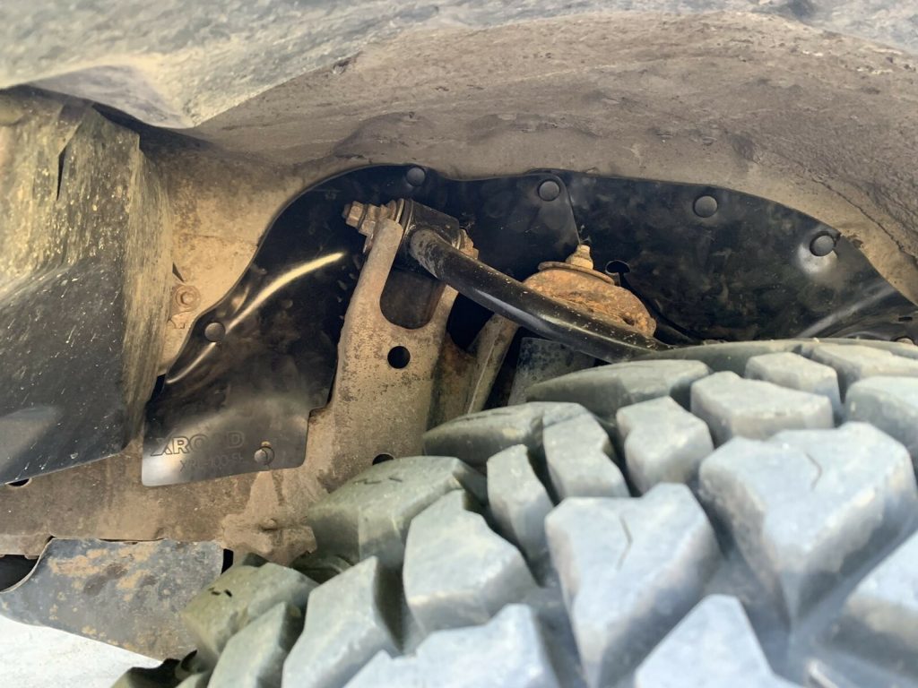 Комплект посиленого брудозахисту моторного відсіку з набором кліпс для Toyota Land Cruiser 100