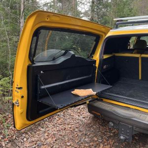 Відкидний стіл на двері багажника Toyota FJ Cruiser