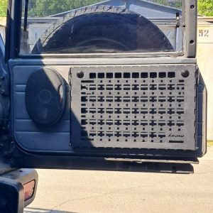 Відкидний стіл на двері багажника Nissan Patrol Y60