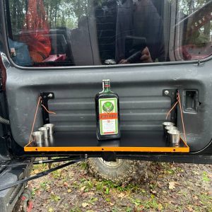 Відкидний стіл на двері багажника Suzuki Jimny JB23/JB33/JB43/JB53 (1998-2018)