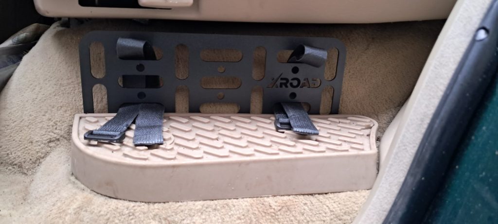 Molle (Молле) панель під заднє сидіння Toyota Land Cruiser 100