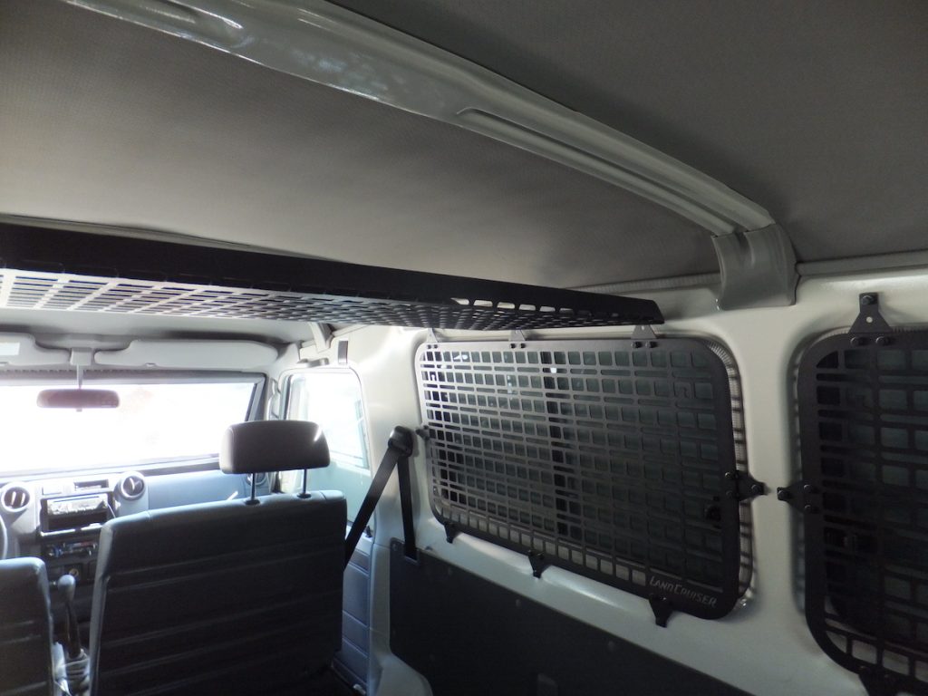 Модульна система зберігання Molle (Молле) для середніх вікон Toyota Land Cruiser 78