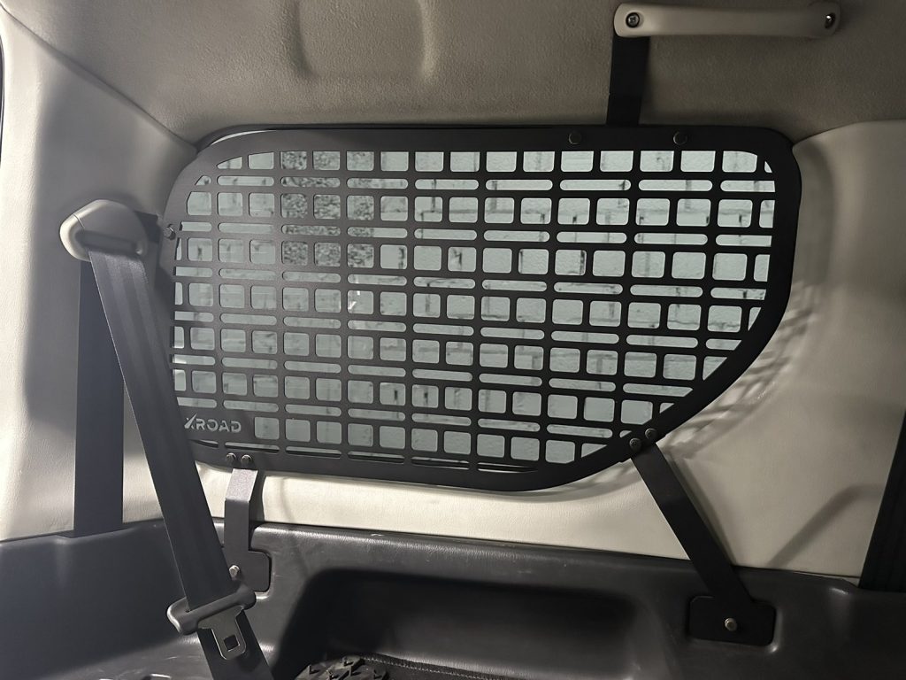 Модульна система зберігання Molle (Молле) для вікон багажника Suzuki Jimny JB23/JB33/JB43/JB53 (1998-2018)