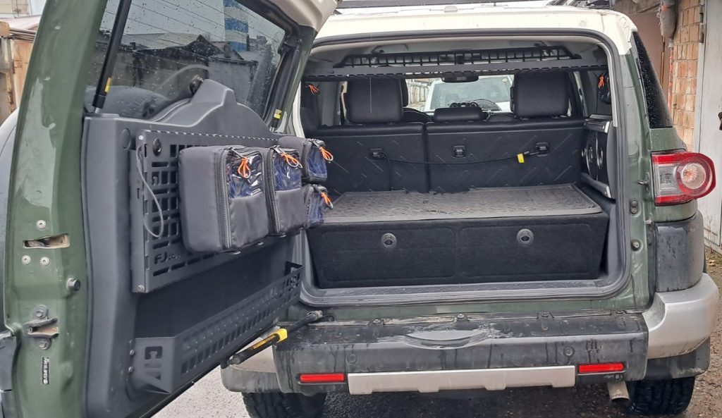 Полиця під стелю в багажник для Toyota FJ Cruiser