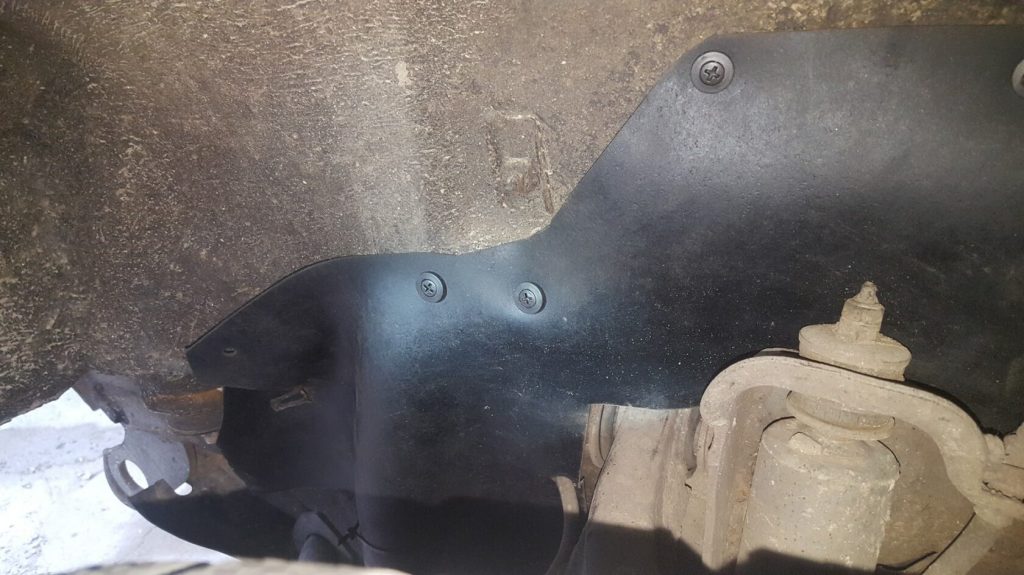 Комплект посиленого брудозахисту моторного відсіку з набором кліпс для Mitsubishi Pajero G2 (1997-2003)