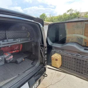 Відкидний стіл на двері багажника Land Rover Discovery 1 / 2