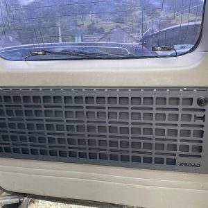 Відкидний стіл на двері багажника Nissan Patrol Y61