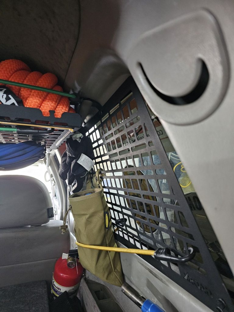 Модульна система зберігання Molle (Молле) на вікно багажника Nissan Patrol Y61