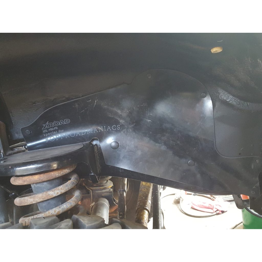 Пильник моторного відсіку передня права частина для Nissan Patrol Y60 (1987-1997)