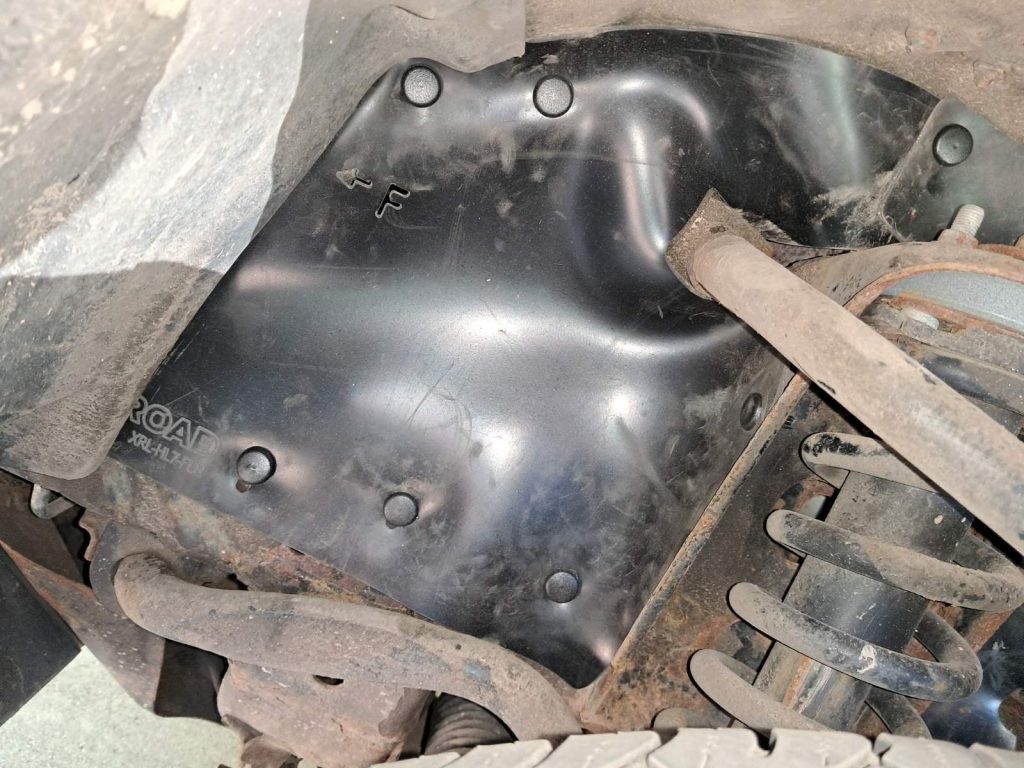 Комплект посиленого брудозахисту моторного відсіку з набором кліпс для Toyota Hilux G7 (2004-2014)