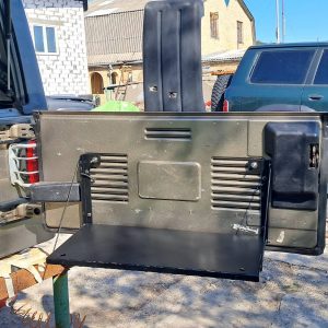Відкидний стіл на двері багажника Jeep Wrangler TJ