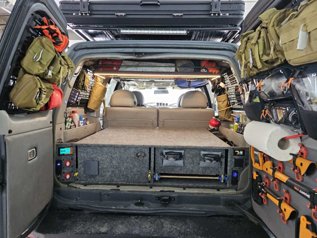 Модульна система зберігання Molle (Молле) на вікно багажника Nissan Patrol Y61