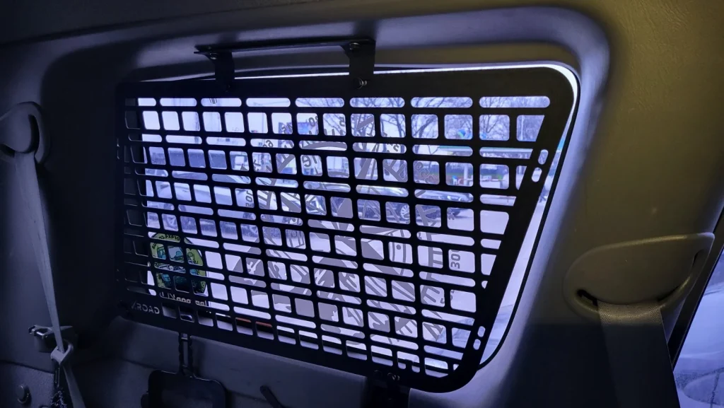 Модульна система зберігання Molle (Молле) на вікно багажника Nissan Patrol Y61