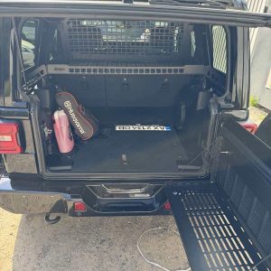 Відкидний стіл на двері багажника Jeep Wrangler JL/JK