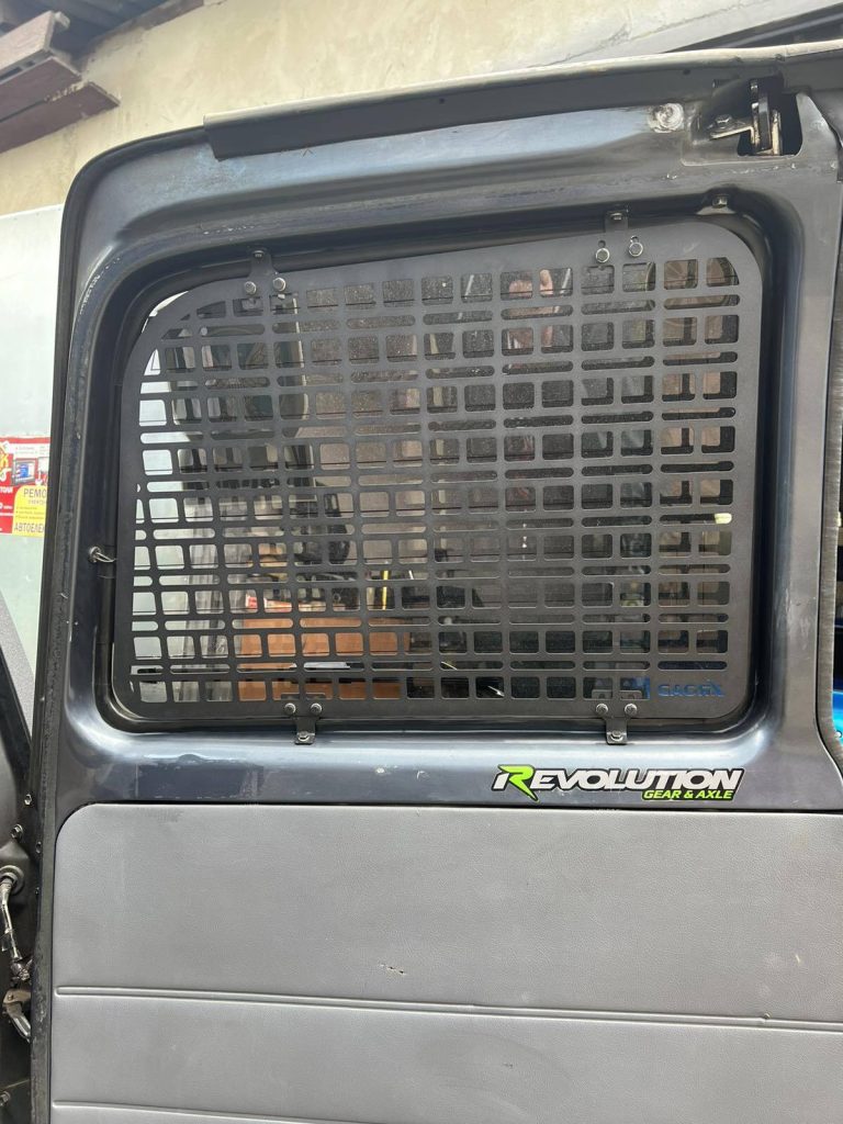 Модульна система зберігання Molle (Молле) для дверей багажника Toyota Land Cruiser 80