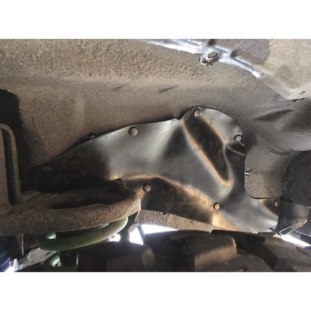 Пильник моторного відсіку передня права частина для Nissan Patrol Y60 (1987-1997)