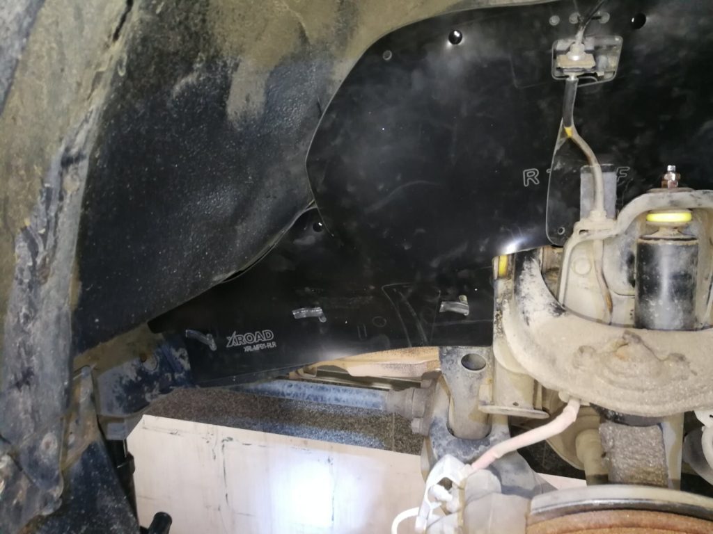 Комплект посиленого брудозахисту моторного відсіку з набором кліпс для Mitsubishi L200 G3 (1996-2004)