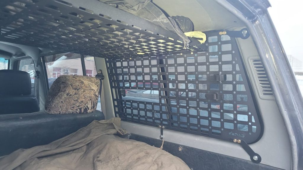 Модульна система зберігання Molle (Молле) для вікон багажника Nissan Patrol Y60