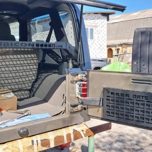 Відкидний стіл на двері багажника Jeep Wrangler TJ