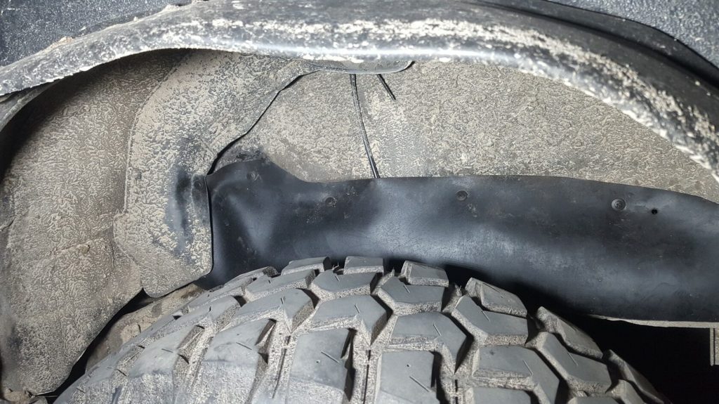 Комплект посиленого брудозахисту задньої арки з набором кліпс для Mitsubishi Pajero Sport G1 (1998-2008)