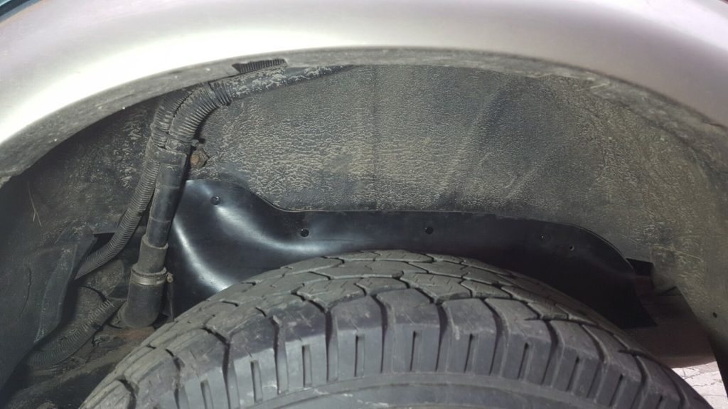 Комплект посиленого брудозахисту задньої арки з набором кліпс для Mitsubishi Pajero Sport G1 (1998-2008)