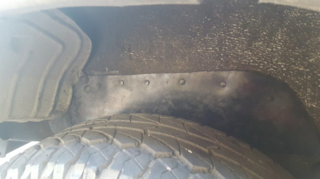 Комплект посиленого брудозахисту задньої арки з набором кліпс для Nissan Patrol Y61 (1997-2010)