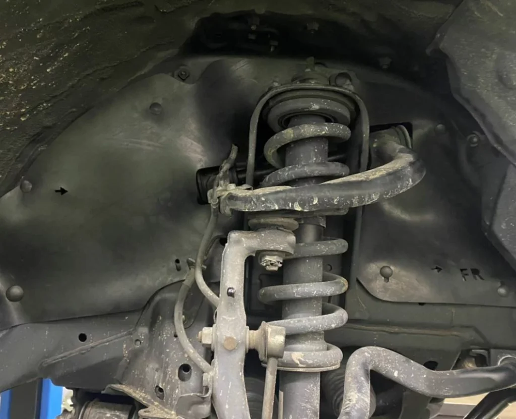 Комплект посиленого брудозахисту моторного відсіку з набором кліпс для Toyota 4Runner G4 210 (2002-2009)