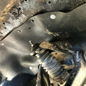 Комплект посиленого брудозахисту моторного відсіку з набором кліпс для Nissan Terrano (1985-1995)