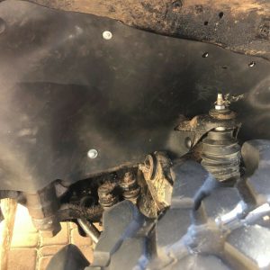 Комплект посиленого брудозахисту моторного відсіку з набором кліпс для Nissan Terrano (1985-1995)