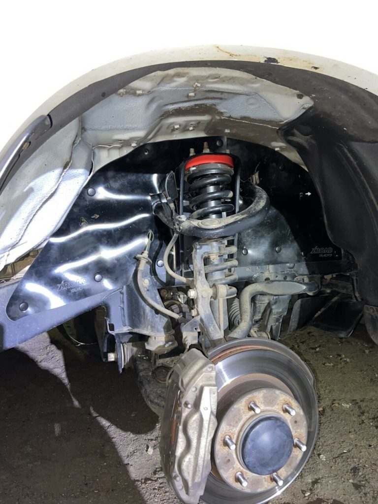 Комплект посиленого брудозахисту моторного відсіку з набором кліпс для Toyota Hilux G7 (2004-2014)