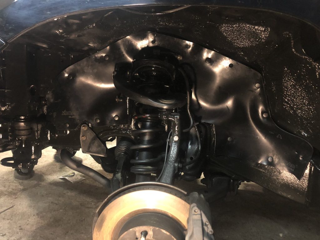 Комплект посиленого брудозахисту моторного відсіку з набором кліпс для Toyota Land Cruiser 200