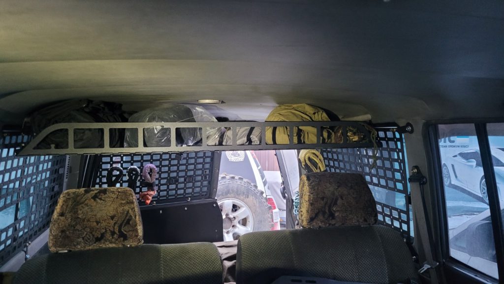 Полиця під стелю в багажник для Nissan Patrol Y60