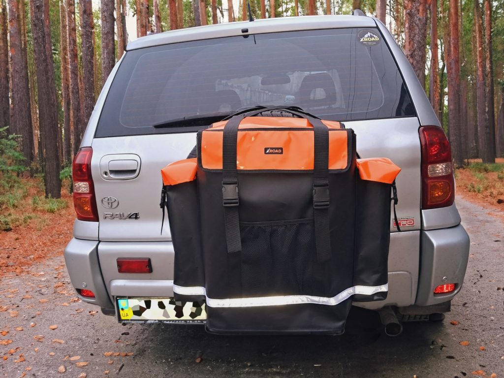 Сумка на запасне колесо на двері багажника