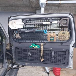 Панель Молле на вікно дверей багажника Mitsubishi Pajero Wagon 2