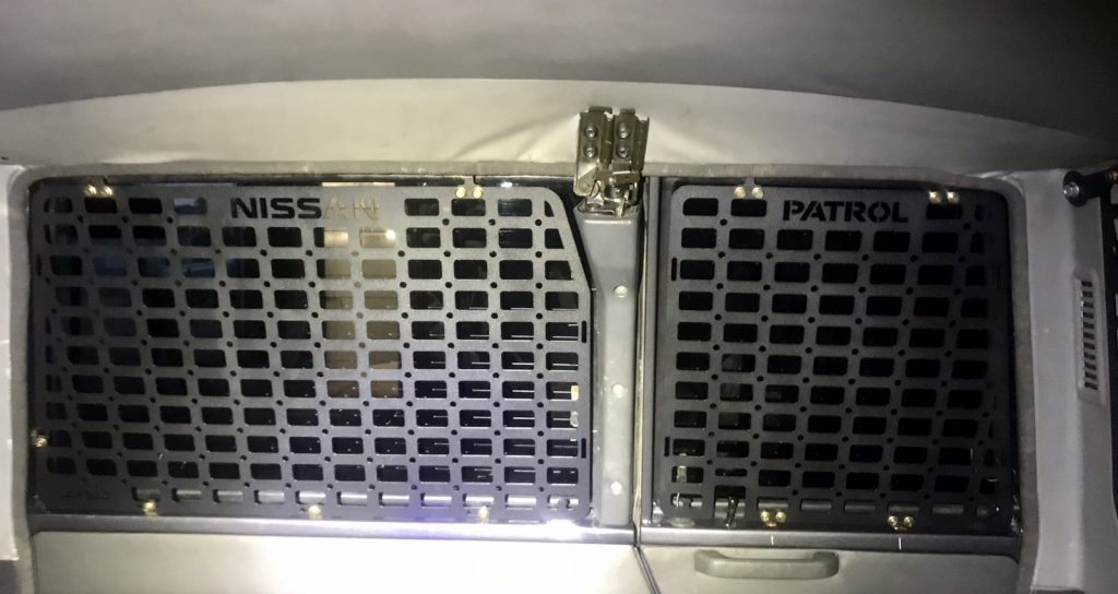 Molle (Молле) панель для дверей багажника Nissan Patrol Y61