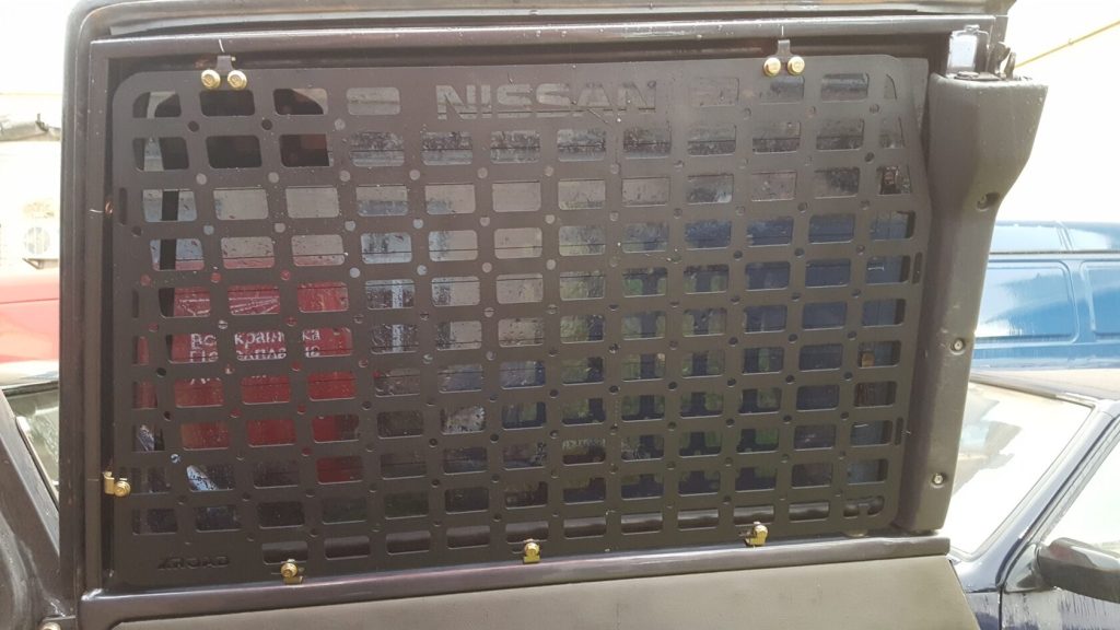 Molle (Молле) панель для дверей багажника Nissan Patrol Y60